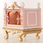 Candyland Opera χριστουγεννιάτικη διακοσμητική παράσταση με μπαλαρίνες σε ροζ απόχρωση από πολυρεζίνη με ενσωματωμένο φωτισμό μουσική και κίνηση 24x23x29 εκ