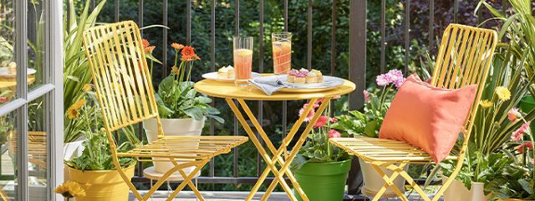 Bistrot και coffee sets: 3 ιδέες διακόσμησης για το μικρό μπαλκόνι στην πόλη ή τον κήπο στην εξοχή