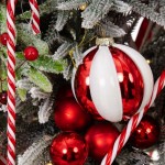 Candy Bear Wonderland ολοκληρωμένη διακοσμητική πρόταση με 117 στολίδια σε δέντρο με ενσωματωμένο φωτισμό 210 εκ