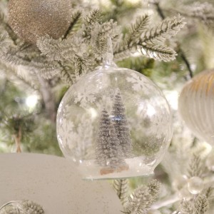 Frozen World ολοκληρωμένη διακόσμηση Χριστουγεννιάτικου δέντρου με 112 στολίδια