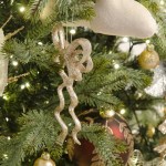 Σοκολατένια λάμψη πρόταση στολισμού για χριστουγεννιάτικο δέντρο με 115 στολίδια