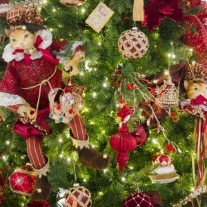 Βασιλιάς ολοκληρωμένη διακόσμηση Χριστουγεννιάτικου δέντρου με 113 στολίδια 