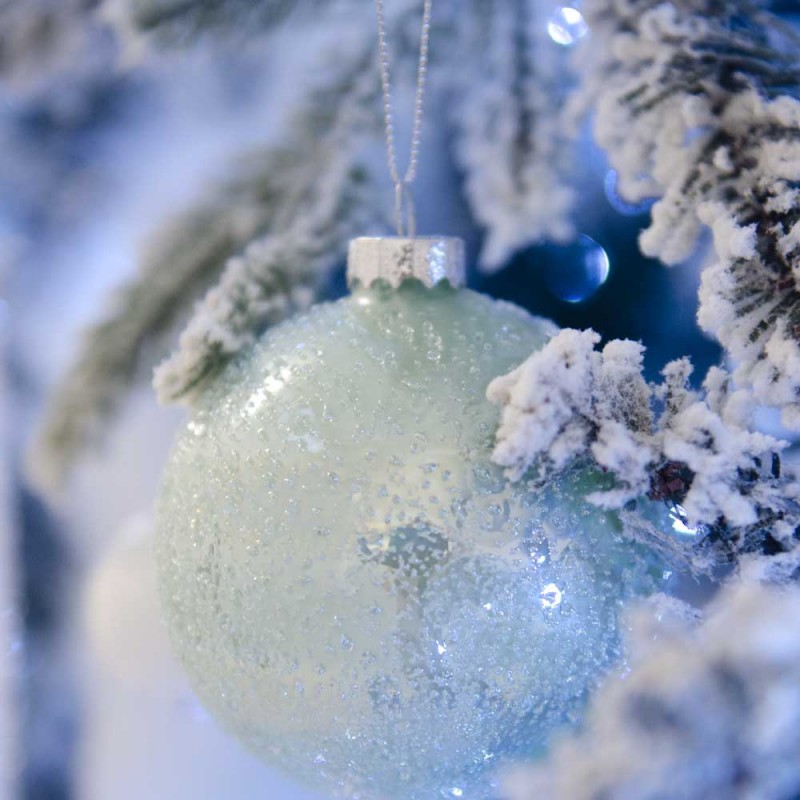 White Luxury ολοκληρωμένη διακόσμηση Χριστουγεννιάτικου δέντρου με 138 στολίδια