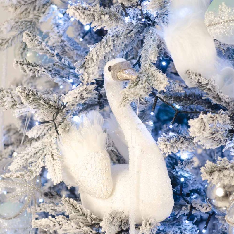 White Luxury πρόταση στολισμού για χριστουγεννιάτικο δέντρο με 138 στολίδια