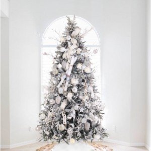Χιονισμένη Διαδρομή Ολοκληρωμένη διακόσμηση Χριστουγεννιάτικου δέντρου με 113 στολίδια