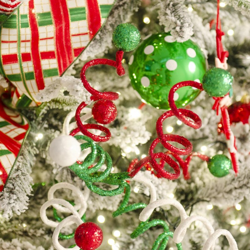 Παιδικό όνειρο Santa's Little Helpers  ολοκληρωμένη διακόσμηση Χριστουγεννιάτικου δέντρου με 100 στολίδια