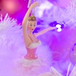 Dancing in the Snow έτοιμο στολισμένο mini λευκό Χριστουγεννιάτικο δεντράκι με λαμπάκια 90 εκ Dancing in the Snow έτοιμο στολισμένο mini λευκό Χριστουγεννιάτικο δεντράκι με λαμπάκια 90 εκ