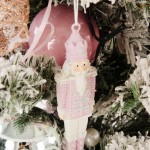 Winter Fairy στολισμένο χριστουγεννιάτικο χιονισμένο δέντρο με LED και ροζ και βεραμάν στολίδια 75 εκ Winter Fairy στολισμένο χριστουγεννιάτικο χιονισμένο δέντρο με LED και ροζ και βεραμάν στολίδια 75 εκ