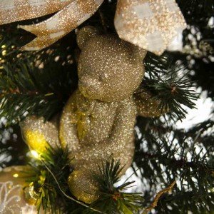 Shiny Bear Έτοιμο στολισμένο Χριστουγεννιάτικο στεφάνι πράσινο με led φωτάκια 60 εκ