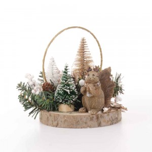Christmas Whispers Χριστουγεννιάτικο επιτραπέζιο διακοσμητικό σε φυσικό ξύλινο κορμό με σκιουράκι 20x22x21 εκ