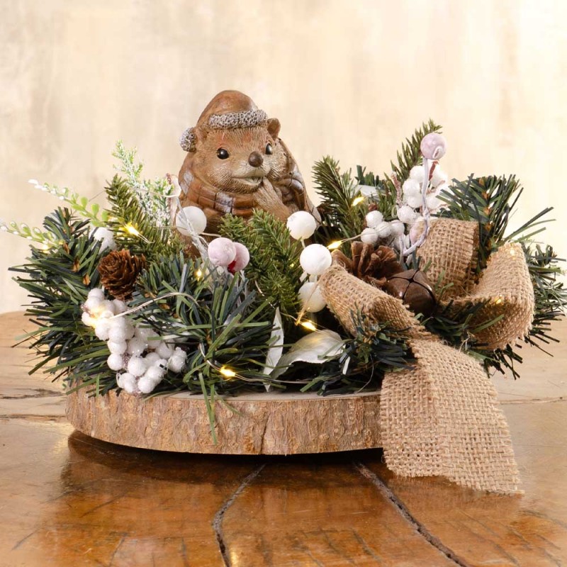 Festive Woods Χριστουγεννιάτικη επιτραπέζια σύνθεση με σκαντζοχοιράκι σε φυσικό ξύλινο κορμό 23x21x19 εκ
