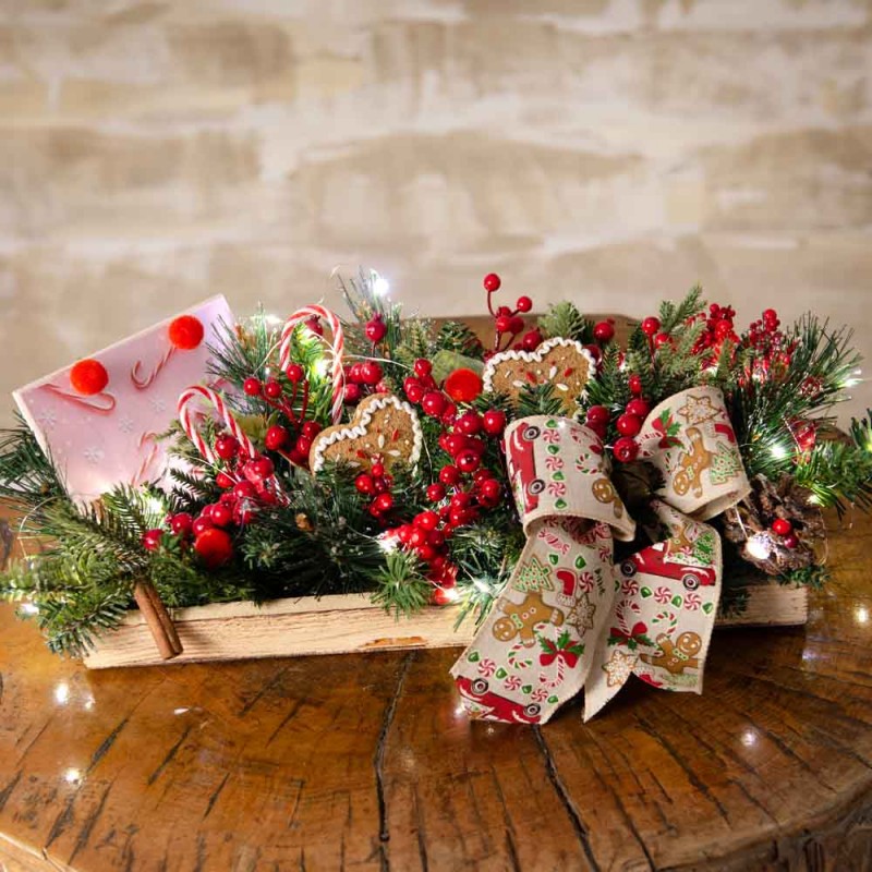 Holiday Treats επιτραπέζια χριστουγεννιάτικη σύνθεση με gingerbread και candy canes 46x26x14 εκ