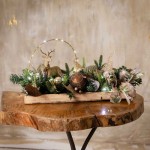 Enchanted Reindeer επιτραπέζια χριστουγεννιάτικη σύνθεση με τάρανδο σε ξύλινο δίσκο 60x34x29 εκ
