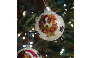 Λευκή Χριστουγεννιάτικη γυάλινη μπάλα με σκυλάκια και πατούσες σετ τριών σχεδίων 10 εκ