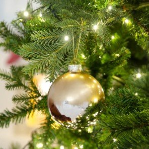 Μπάλες γυάλινες Χριστουγεννιάτικες σε δύο αποχρώσεις του χρυσού δίχρωμες σετ των δύο 10 εκ