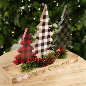 Επιτραπέζιο Χριστουγεννιάτικο διακοσμητικό από ξύλο με καρώ Έλατα 30 εκ
