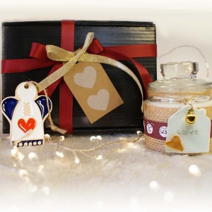Gift Box κερί με άρωμα μήλο κανέλα πιπέρι και μαλλί της γριάς σε γυάλινο δοχείο με καπάκι