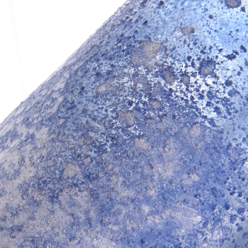 Κρεμαστό γυάλινο διακοσμητικό μπουκάλι σε μπλε απόχρωση με τεχνοτροπία σε τρία σχέδια 28 εκ
