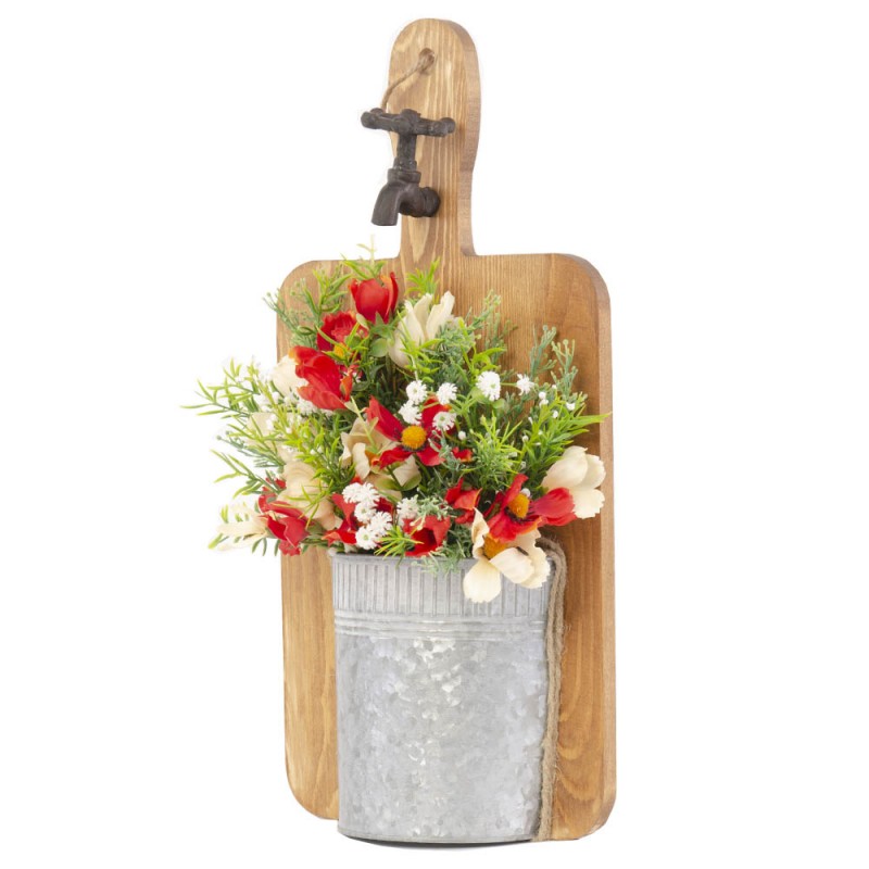 Χειροποίητη σύνθεση σε ξύλο κοπής με διακοσμητική βρύση και τεχνητά λουλούδια 20x12x42 εκ