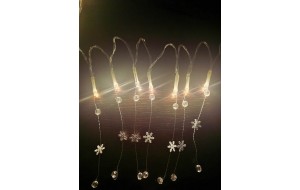 20 LED λαμπάκια με χιονονιφάδες διάφανο καλώδιο  μπαταρίας και θερμό λευκό φως 10 μέτρα