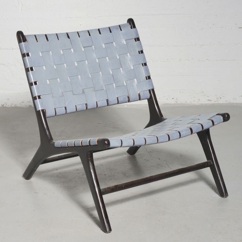 Lounge καρέκλα με μεταλλικό σκελετό και επένδυση από δέρμα σε γκρι χρώμα 81x65x72 εκ