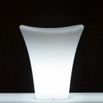 Διακοσμητικό led λευκό φωτιστικό σε σχήμα σαμπανιέρας 30 εκ