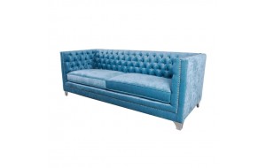 Καναπές τριθέσιος υφασμάτινος γαλάζιος με καπιτονέ πλάτη και μαξιλάρια για κάθισμα 228.6x91.4x83.8 εκ