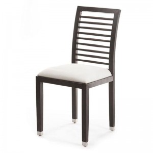 Καρέκλα φαγητού με καφέ σκελετό και λευκό κάθισμα 46x46x96 εκ