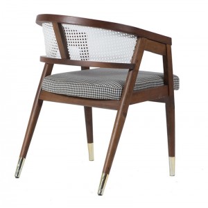 Silva Rattan ξύλινη καρέκλα σε φυσική απόχρωση με πλάτη από ρατάν και υφασμάτινο κάθισμα με καρό ασπρόμαυρο σχέδιο 50x50x70 εκ