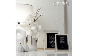 Μεταλλική κορνίζα με λευκό πλαίσιο και χρυσό φινίρισμα 15x20 εκ