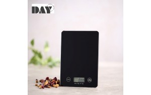 Day ψηφιακή ζυγαριά κουζίνας με επιφάνεια από γυαλί και συνθετικό υλικό σε μαύρη απόχρωση 16x23 εκ