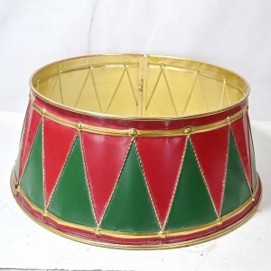 Χριστουγεννιάτικη μεταλλική διακοσμητική βάση δέντρου με ρόμβους σε πράσινη και κόκκινη απόχρωση 58x23 εκ