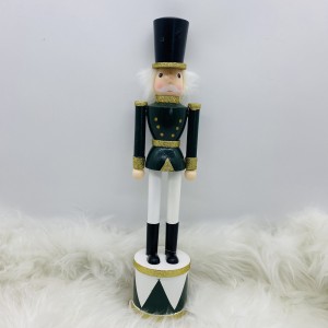 Χριστουγεννιάτικη φιγούρα καρυοθραύστη σε πράσινη σκούρα απόχρωση 38 εκ