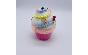 Μικρό cupcake με ζαχαρένια ροζ απόχρωση από τη σειρά Rainbow σε Χριστουγεννιάτικο Διακοσμητικό 9,5x9,5x13 εκ