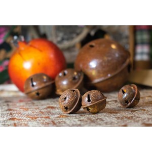 Χριστουγεννιάτικα διακοσμητικά κουδουνάκια με εφέ σκουριάς σε καφέ απόχρωση σετ δέκα τεμαχίων 2,5 εκ