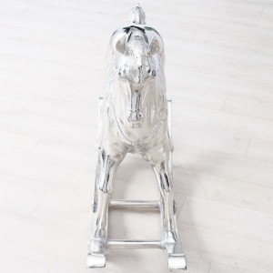 Ansija επιδαπέδιο μεταλλικό διακοσμητικό τραμπάλα με άλογο σε ασημί απόχρωση 120x39x115 εκ Ansija επιδαπέδιο μεταλλικό διακοσμητικό τραμπάλα με άλογο σε ασημί απόχρωση 120x39x115 εκ