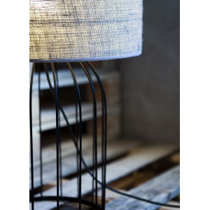 Cage μεταλλικό επιτραπέζιο φωτιστικό με σκελετό σε μαύρο χρώμα και μπεζ υφασμάτινο καπέλο 40x67 εκ