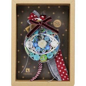 Χριστουγεννιάτικο γούρι 2026 χειροποίητο από ανακυκλωμένα περιοδικά σε σχήμα μάτι 