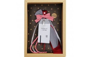 Χριστουγεννιάτικο χειροποίητο ξύλινο γούρι 2026 με σχήμα σπιτιού και φράση Sending you a big hug 33 εκ