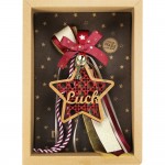 Χριστουγεννιάτικο γούρι 2026 χειροποίητο ξύλινο σε σχήμα αστέρι με επιγραφή Luck