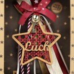 Χριστουγεννιάτικο γούρι 2026 χειροποίητο ξύλινο σε σχήμα αστέρι με επιγραφή Luck