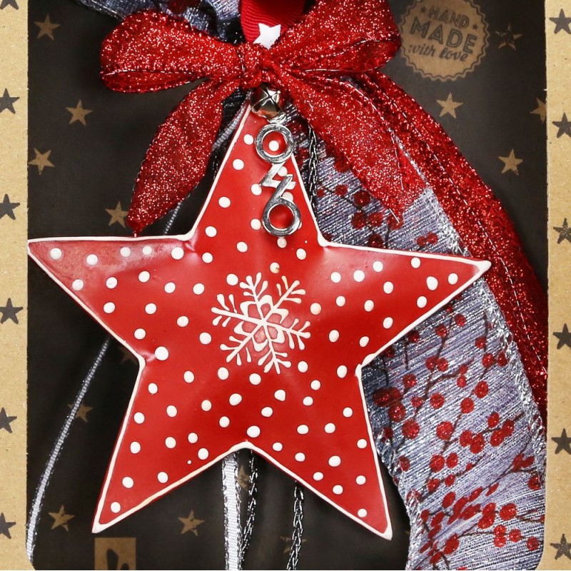 Χριστουγεννιάτικο μεταλλικό χειροποίητο γούρι 2026 με σχήμα καρδιάς σε κόκκινο πουά χρώμα 12 εκ