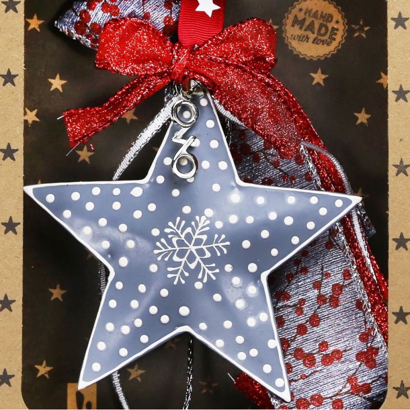 Χριστουγεννιάτικο μεταλλικό χειροποίητο γούρι 2026 με σχήμα καρδιάς σε γκρι πουά χρώμα 12 εκ