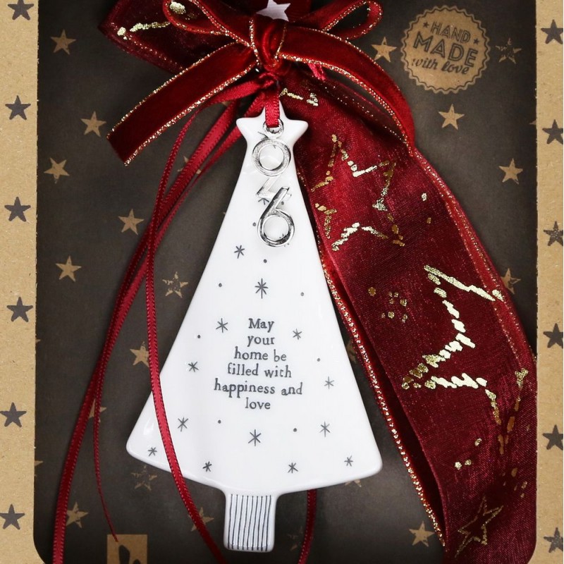 Χριστουγεννιάτικο χειροποίητο γούρι 2026 από πορσελάνη με σχήμα δέντρου και φράση May your Home... 27 εκ