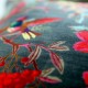 Διακοσμητικό βελούδινο μαξιλάρι σε γκρι χρώμα με πουλιά 45x45 εκ
