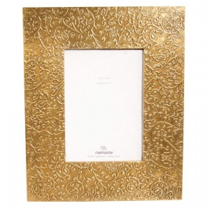 Κορνίζα με σκαλισμένο φύλλο μετάλλου 23x28 εκ για φωτογραφία 13x18 εκ