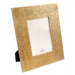 Κορνίζα με σκαλισμένο φύλλο μετάλλου 23x28 εκ για φωτογραφία 13x18 εκ