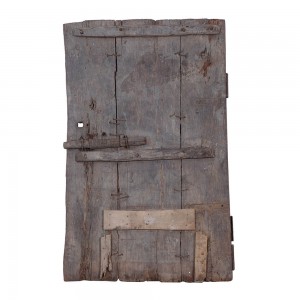 Διακοσμητική ξύλινη vintage πόρτα με χειροποίητα σκαλιστά σχέδια σε φυσική απόχρωση 85x5x136 εκ