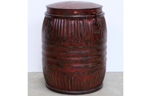 Διακοσμητικό μεταλλικό rustic βαρέλι σε κόκκινη απόχρωση με αποθηκευτικό χώρο 42x55 εκ