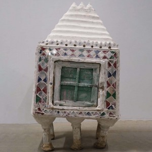 Χειροποίητο διακοσμητικό ινδικό ντουλαπάκι με την τεχνική του papier mache 55x43x100 εκ